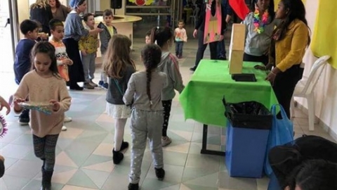 הפנינג פורים והצגה דלת הקסמים 2018 (24).jpg