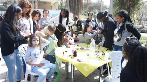 הפנינג פורים והצגה דלת הקסמים 2018 (13).jpg