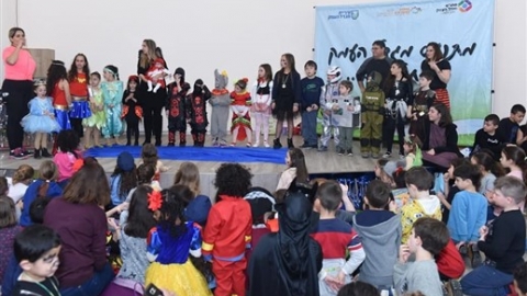 הפנינג פורים והצגה דלת הקסמים 2018 (17).jpg