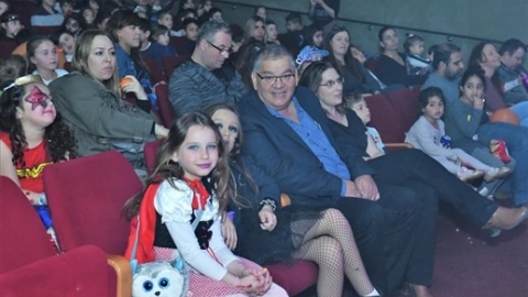 הפנינג פורים והצגה דלת הקסמים 2018 (8).jpg