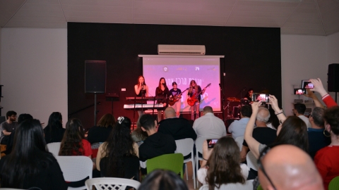DSC_7690 (Large).jpg